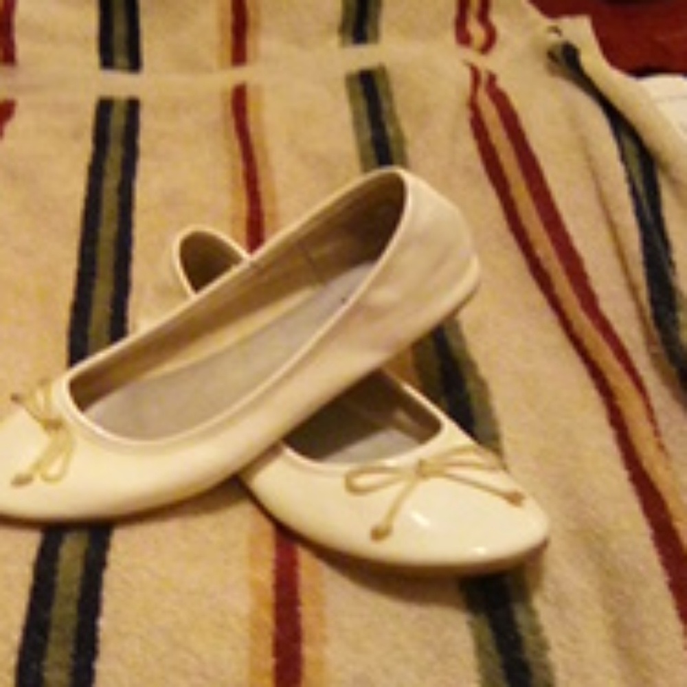 Shoes - Picture 4 of 4